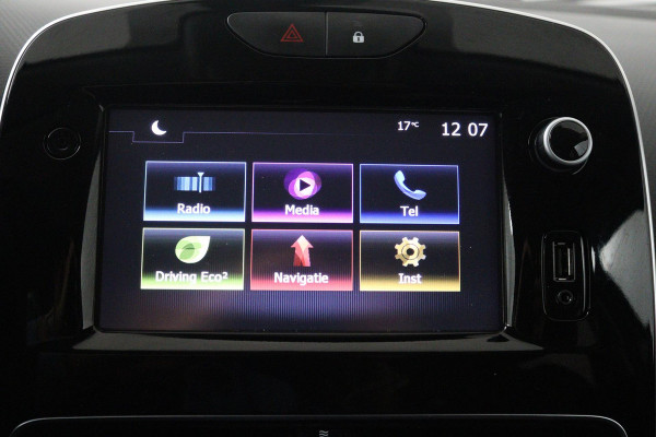 Renault Clio Estate 0.9 TCe Limited (PARKEERSENSOREN, TREKHAAK, NAVIGATIE, CRUISE, BLUETOOTH, NL-AUTO)