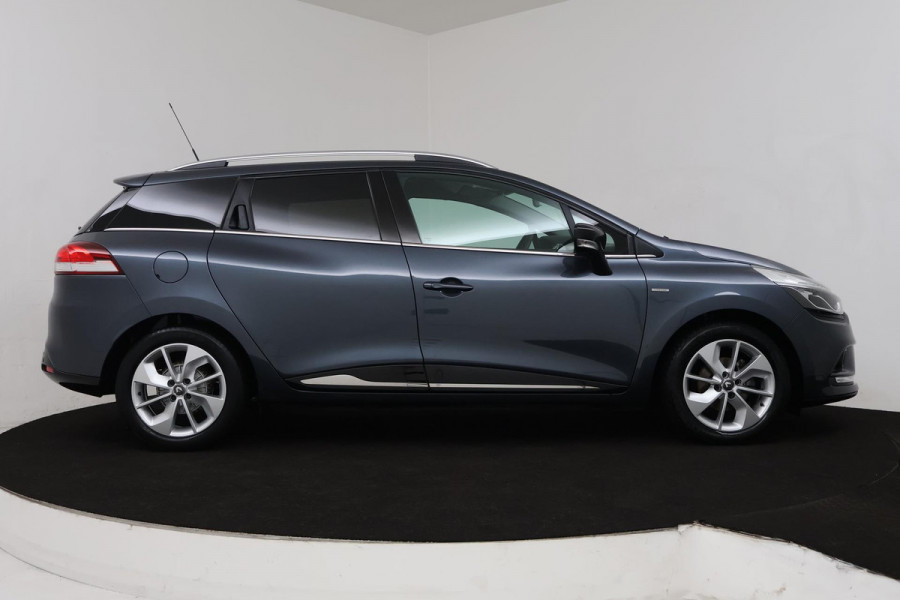 Renault Clio Estate 0.9 TCe Limited (PARKEERSENSOREN, TREKHAAK, NAVIGATIE, CRUISE, BLUETOOTH, NL-AUTO)