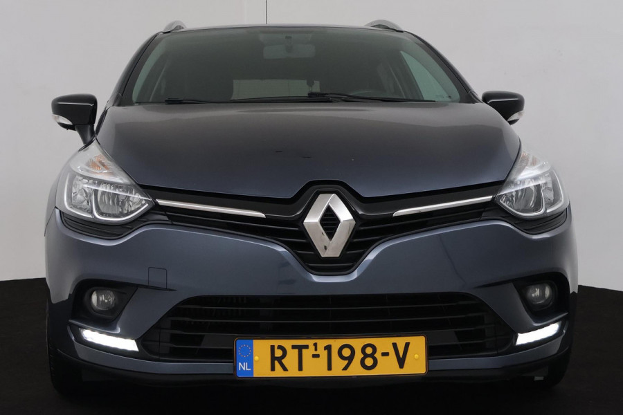 Renault Clio Estate 0.9 TCe Limited (PARKEERSENSOREN, TREKHAAK, NAVIGATIE, CRUISE, BLUETOOTH, NL-AUTO)