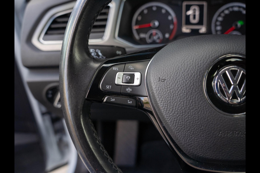 Volkswagen T-Roc 1.5 TSI Style Business / Adaptive / CarPlay / El. kofferbak / Sensoren / Navigatie