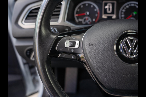 Volkswagen T-Roc 1.5 TSI Style Business / Adaptive / CarPlay / El. kofferbak / Sensoren / Navigatie