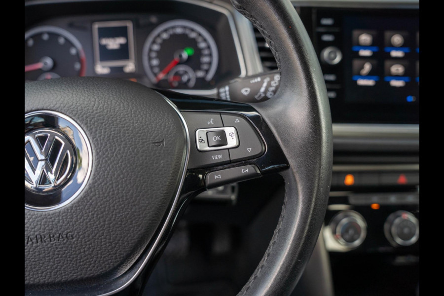 Volkswagen T-Roc 1.5 TSI Style Business / Adaptive / CarPlay / El. kofferbak / Sensoren / Navigatie