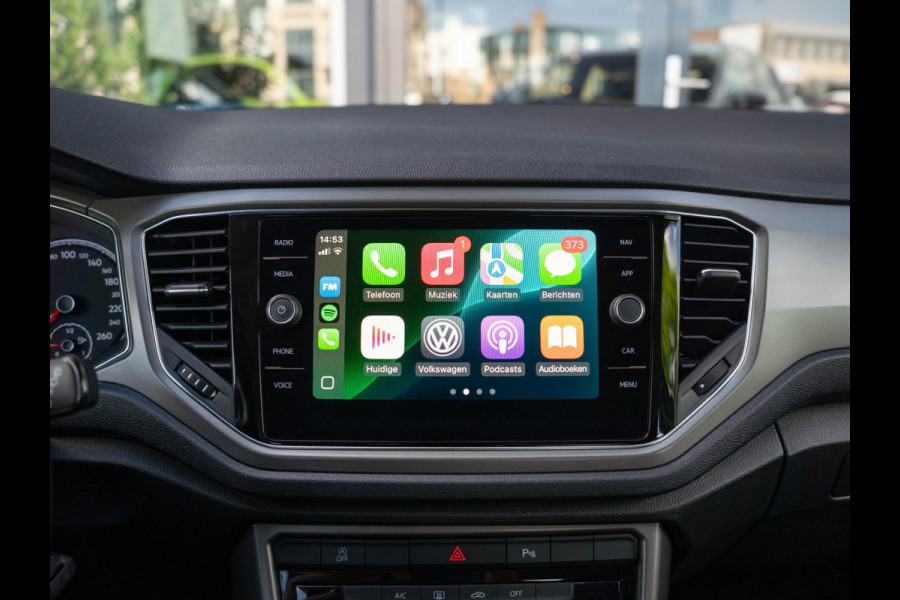 Volkswagen T-Roc 1.5 TSI Style Business / Adaptive / CarPlay / El. kofferbak / Sensoren / Navigatie