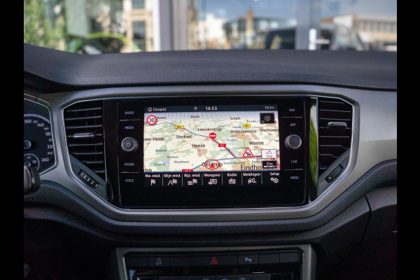 Volkswagen T-Roc 1.5 TSI Style Business / Adaptive / CarPlay / El. kofferbak / Sensoren / Navigatie