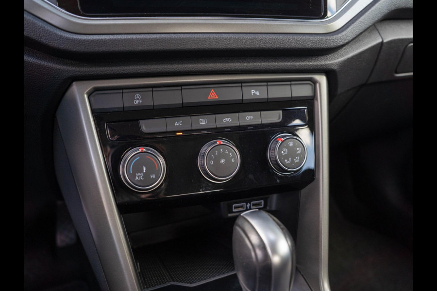 Volkswagen T-Roc 1.5 TSI Style Business / Adaptive / CarPlay / El. kofferbak / Sensoren / Navigatie