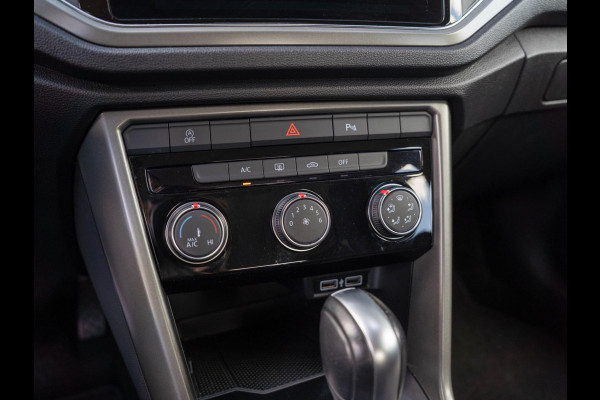 Volkswagen T-Roc 1.5 TSI Style Business / Adaptive / CarPlay / El. kofferbak / Sensoren / Navigatie