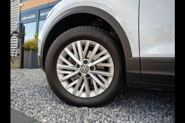 Volkswagen T-Roc 1.5 TSI Style Business / Adaptive / CarPlay / El. kofferbak / Sensoren / Navigatie