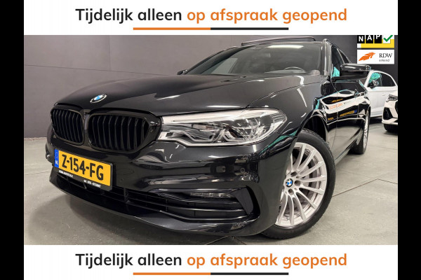 BMW 5 Serie Touring 520i High Executive PANO/LEDER/H-UP/DAB/CARPLAY/SFEERVERL///