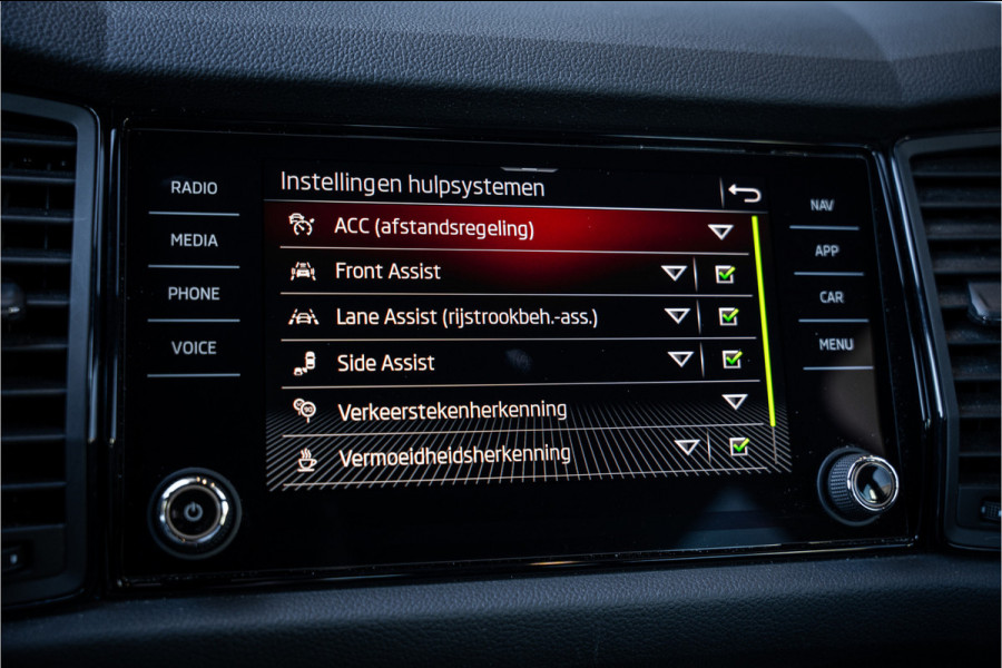 Škoda Kodiaq 1.5 TSI Sportline Business - Panorama | Memory | ACC | Camera