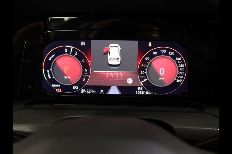 Volkswagen Golf 1.4 eHybrid GTE 245 pk Automaat (DSG) | Navigatie | Panoramadak | Parkeersensoren (Park assist) | Achteruitrijcamera | Adaptieve cruise control | Stoelverwarming |