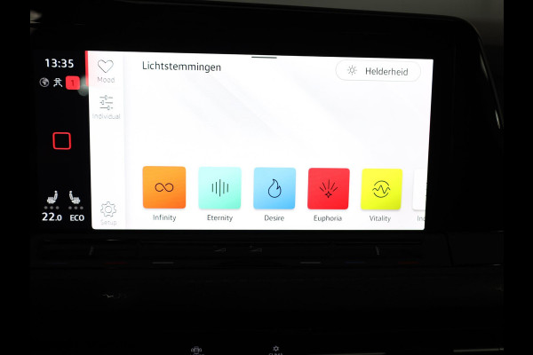 Volkswagen Golf 1.4 eHybrid GTE 245 pk Automaat (DSG) | Navigatie | Panoramadak | Parkeersensoren (Park assist) | Achteruitrijcamera | Adaptieve cruise control | Stoelverwarming |