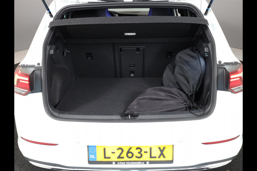 Volkswagen Golf 1.4 eHybrid GTE 245 pk Automaat (DSG) | Navigatie | Panoramadak | Parkeersensoren (Park assist) | Achteruitrijcamera | Adaptieve cruise control | Stoelverwarming |