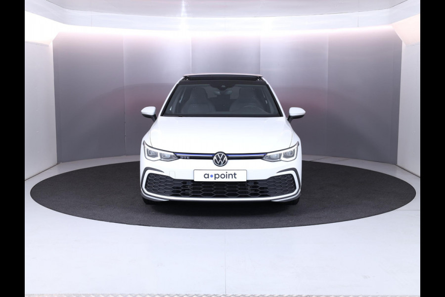 Volkswagen Golf 1.4 eHybrid GTE 245 pk Automaat (DSG) | Navigatie | Panoramadak | Parkeersensoren (Park assist) | Achteruitrijcamera | Adaptieve cruise control | Stoelverwarming |