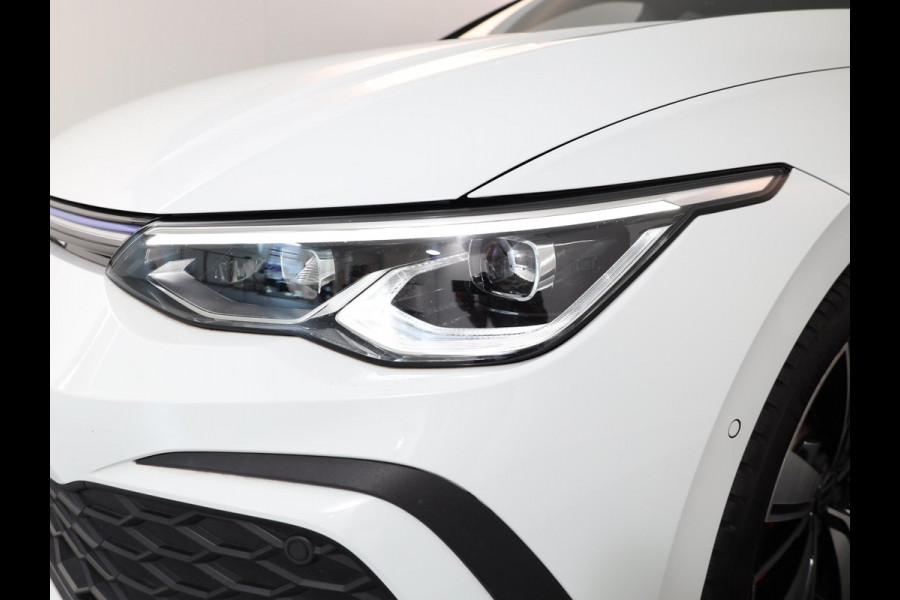 Volkswagen Golf 1.4 eHybrid GTE 245 pk Automaat (DSG) | Navigatie | Panoramadak | Parkeersensoren (Park assist) | Achteruitrijcamera | Adaptieve cruise control | Stoelverwarming |