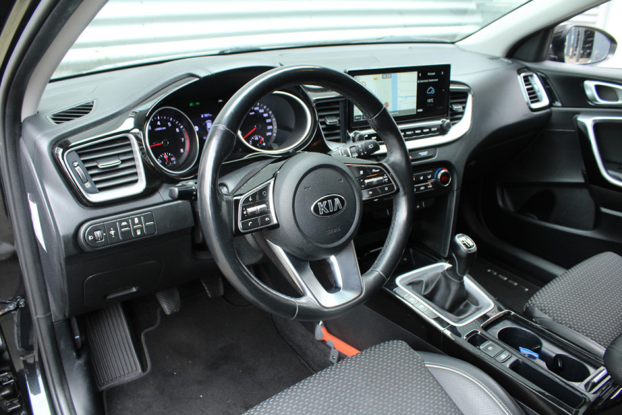 Kia Ceed Sportswagon 1.0 T-GDi 120pk DynamicPlusLine NL-Auto NAP Clima Cruise Navi Camera Carplay 16"LMV Trekhaak 1200kg