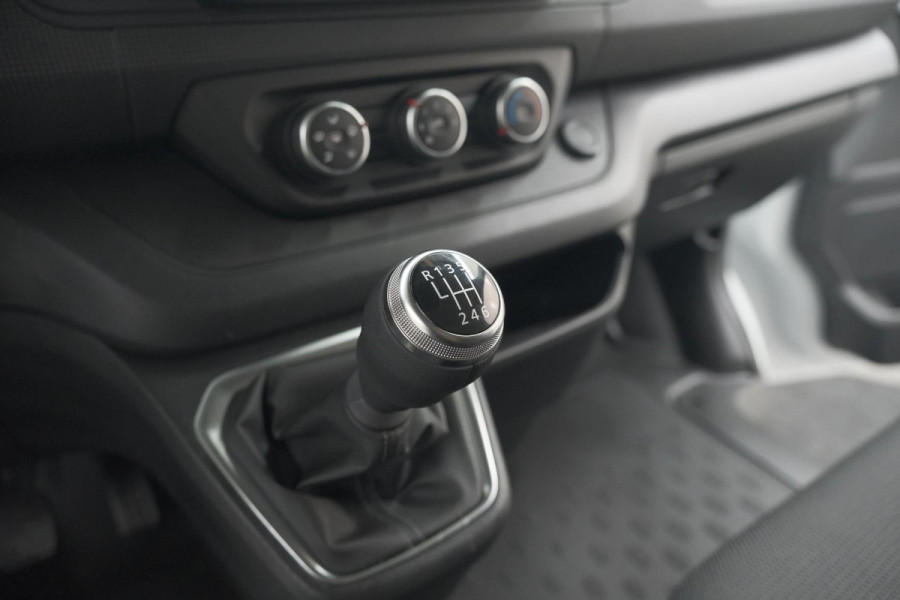 Renault Trafic 2.0 Blue dCi 130 T30 L2H1 Advance | Camera | Apple Carplay | Parkeersensoren