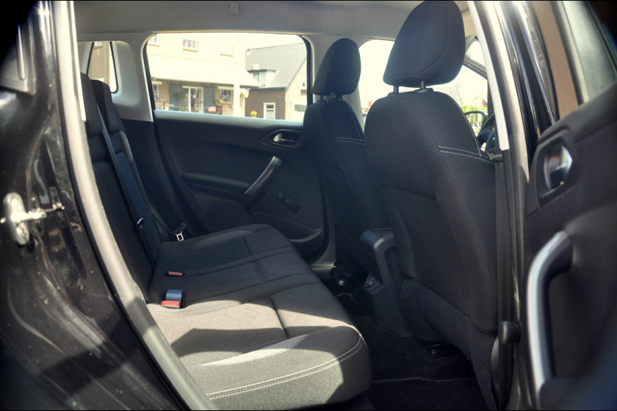 Peugeot 2008 1.2 PureTech Active | Navigatie | Airco | Trekhaak