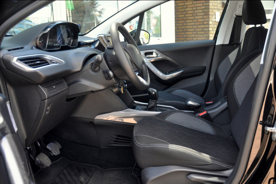 Peugeot 2008 1.2 PureTech Active | Navigatie | Airco | Trekhaak