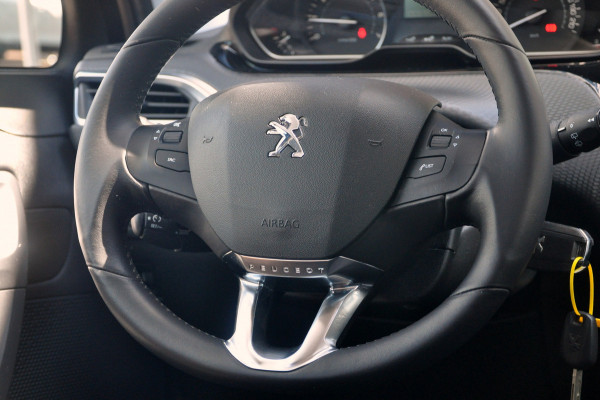 Peugeot 2008 1.2 PureTech Active | Navigatie | Airco | Trekhaak