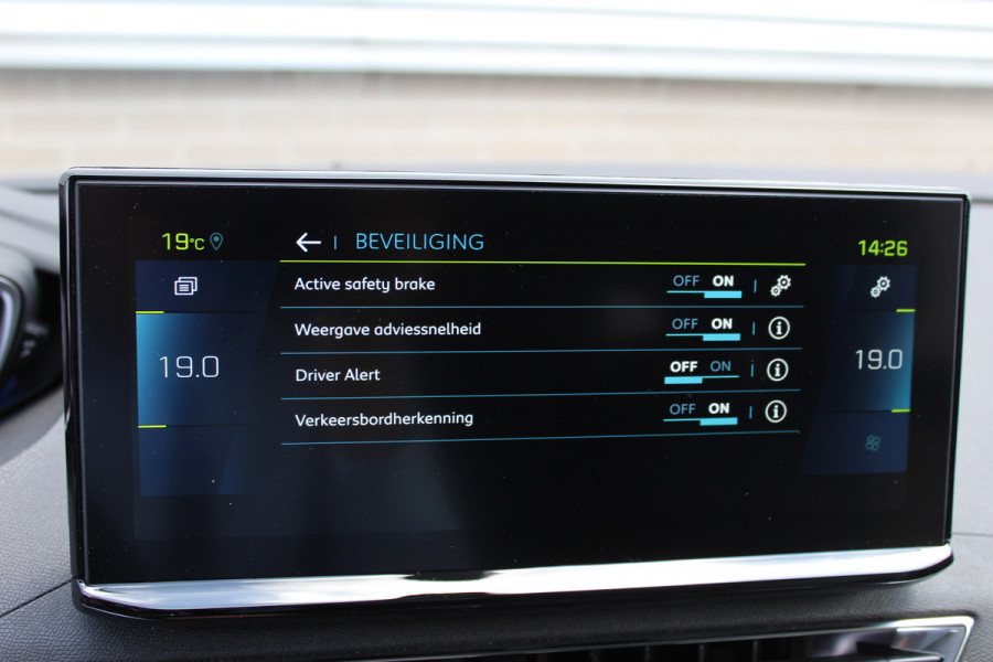 Peugeot 3008 1.6 HYbrid 225 Allure | Navigatie | Led | Bluetooth | Camera | All-Season