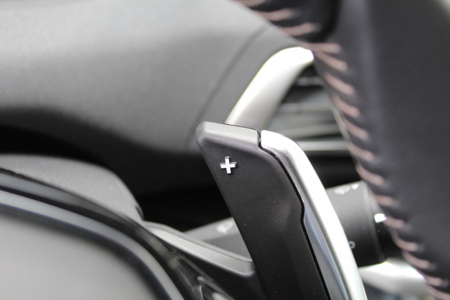 Peugeot 3008 1.6 HYbrid 225 Allure | Navigatie | Led | Bluetooth | Camera | All-Season
