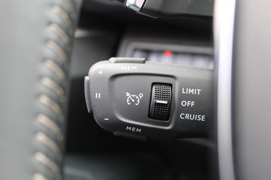 Peugeot 3008 1.6 HYbrid 225 Allure | Navigatie | Led | Bluetooth | Camera | All-Season