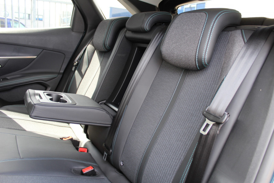 Peugeot 3008 1.6 HYbrid 225 Allure | Navigatie | Led | Bluetooth | Camera | All-Season