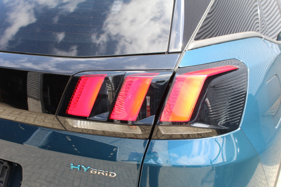 Peugeot 3008 1.6 HYbrid 225 Allure | Navigatie | Led | Bluetooth | Camera | All-Season