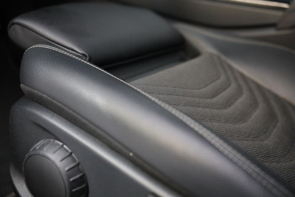 Mercedes-Benz A-Klasse 180 AMG 45 Look / AUT / Cruise Control / Camera / F1 Flippers / Navi / Led / Pdc / Xenon / 20 Inch