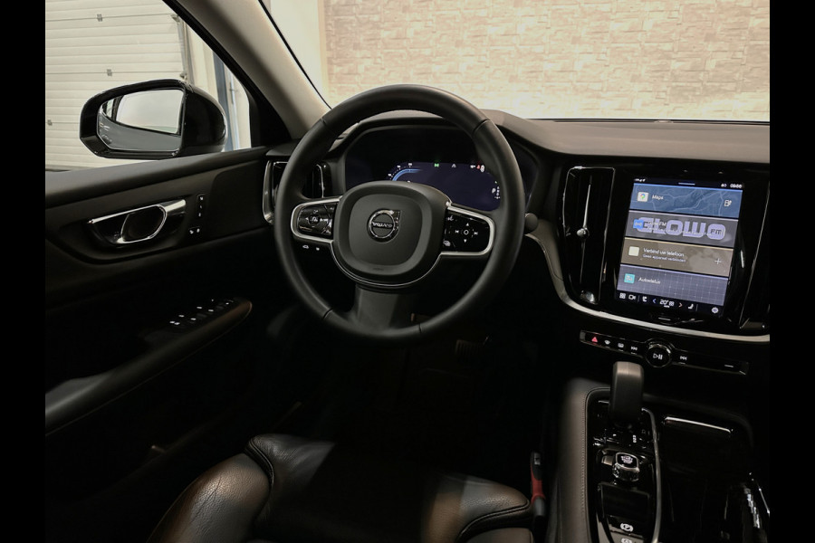 Volvo S60 350pk T6 AWD Long Range! | Plus Dark | Sportstoelen | Pilot-Assist | ACC | Memory | Leder | Trekhaak | Keyless-Entry | Thunder-Grey | Stoelverwarming V+A | Stuurverwarming | Full-LED | Carplay | Origineel NL | 19'' | Getint Glas |