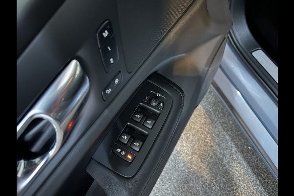 Volvo S60 350pk T6 AWD Long Range! | Plus Dark | Sportstoelen | Pilot-Assist | ACC | Memory | Leder | Trekhaak | Keyless-Entry | Thunder-Grey | Stoelverwarming V+A | Stuurverwarming | Full-LED | Carplay | Origineel NL | 19'' | Getint Glas |