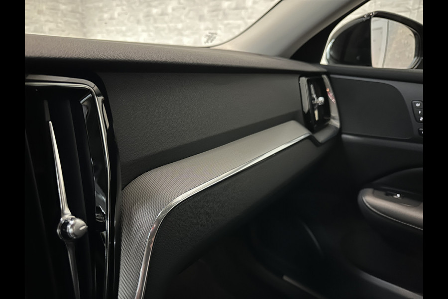 Volvo S60 350pk T6 AWD Long Range! | Plus Dark | Sportstoelen | Pilot-Assist | ACC | Memory | Leder | Trekhaak | Keyless-Entry | Thunder-Grey | Stoelverwarming V+A | Stuurverwarming | Full-LED | Carplay | Origineel NL | 19'' | Getint Glas |
