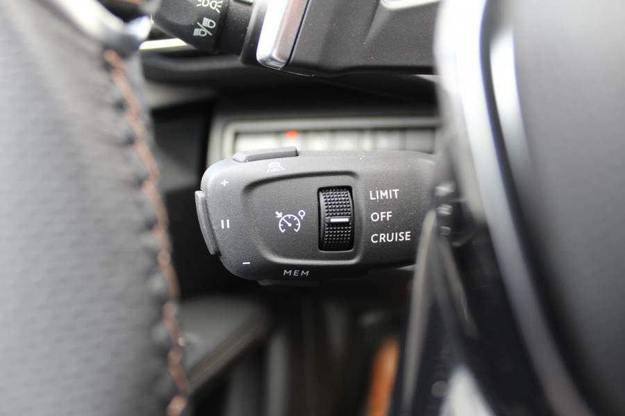 Peugeot 3008 1.6 HYbrid 225 GT | Trekhaakactie! | Nightvision | Massage | Leder | Navigatie | Adaptieve Cruise | BLIS
