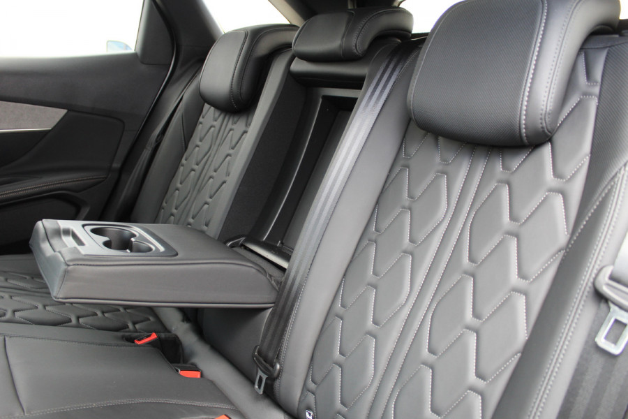 Peugeot 3008 1.6 HYbrid 225 GT | Trekhaakactie! | Nightvision | Massage | Leder | Navigatie | Adaptieve Cruise | BLIS