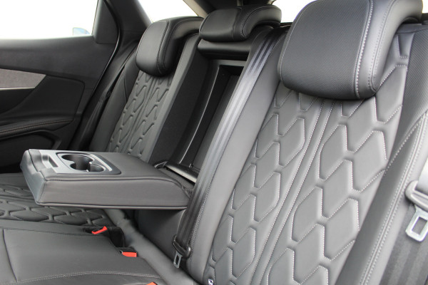 Peugeot 3008 1.6 HYbrid 225 GT | Trekhaakactie! | Nightvision | Massage | Leder | Navigatie | Adaptieve Cruise | BLIS
