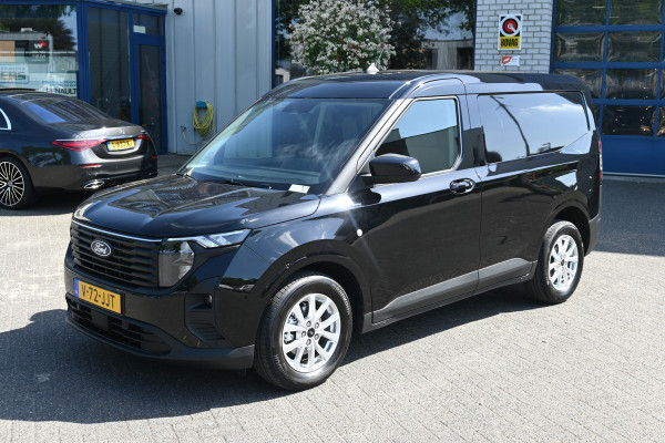 Ford Transit Courier 1.0i EcoBoost Limited Adaptive cruise control, Navigatie met camera
