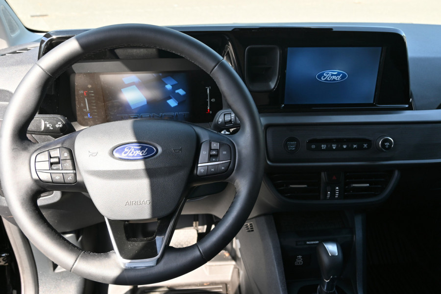 Ford Transit Courier 1.0i EcoBoost Limited Adaptive cruise control, Navigatie met camera