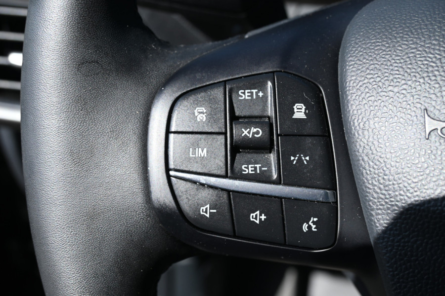 Ford Transit Courier 1.0i EcoBoost Limited Adaptive cruise control, Navigatie met camera