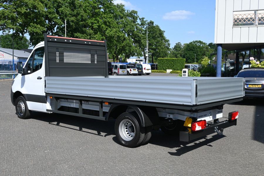 Mercedes-Benz Sprinter 519 CDI L3 Pro Open laadbak 3500kg trekhaak, Navigatie met Smartphone integratie, Geveerde stoel