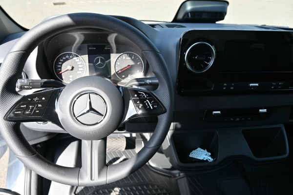 Mercedes-Benz Sprinter 519 CDI L3 Pro Open laadbak 3500kg trekhaak, Navigatie met Smartphone integratie, Geveerde stoel