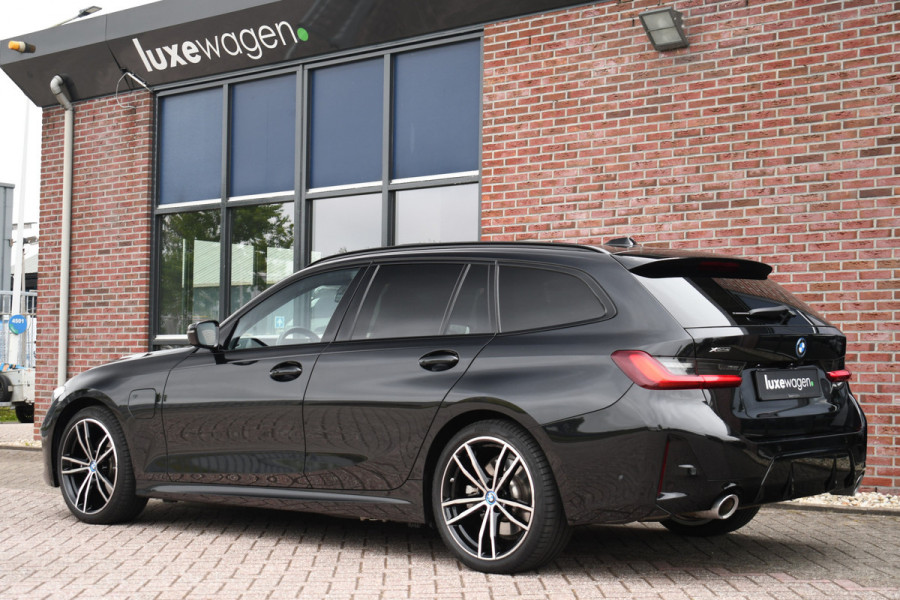 BMW 3 Serie Touring 330e xDrive M-Sport Pano ACC H/K 360 HUD El-zetel 19inch