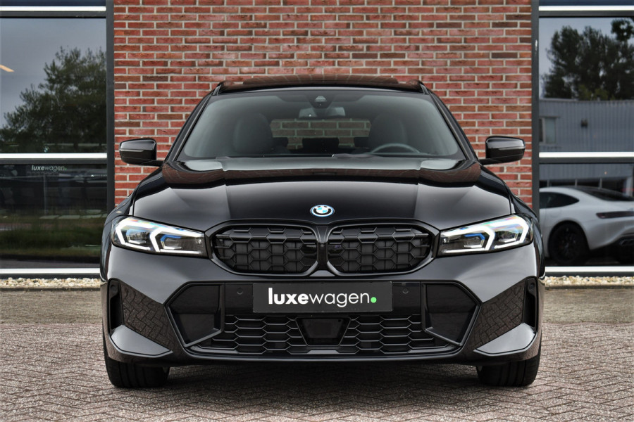 BMW 3 Serie Touring 330e xDrive M-Sport Pano ACC H/K 360 HUD El-zetel 19inch