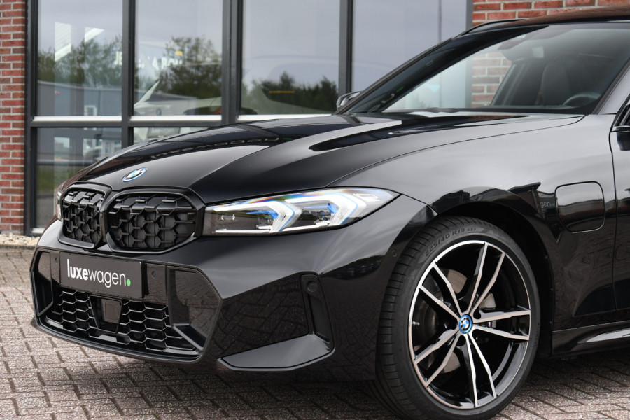 BMW 3 Serie Touring 330e xDrive M-Sport Pano ACC H/K 360 HUD El-zetel 19inch