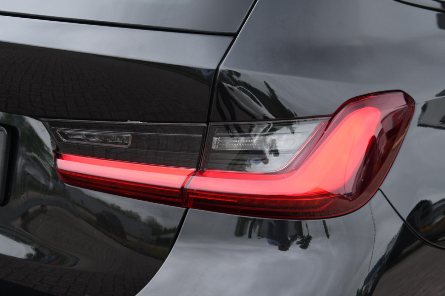 BMW 3 Serie Touring 330e xDrive M-Sport Pano ACC H/K 360 HUD El-zetel 19inch