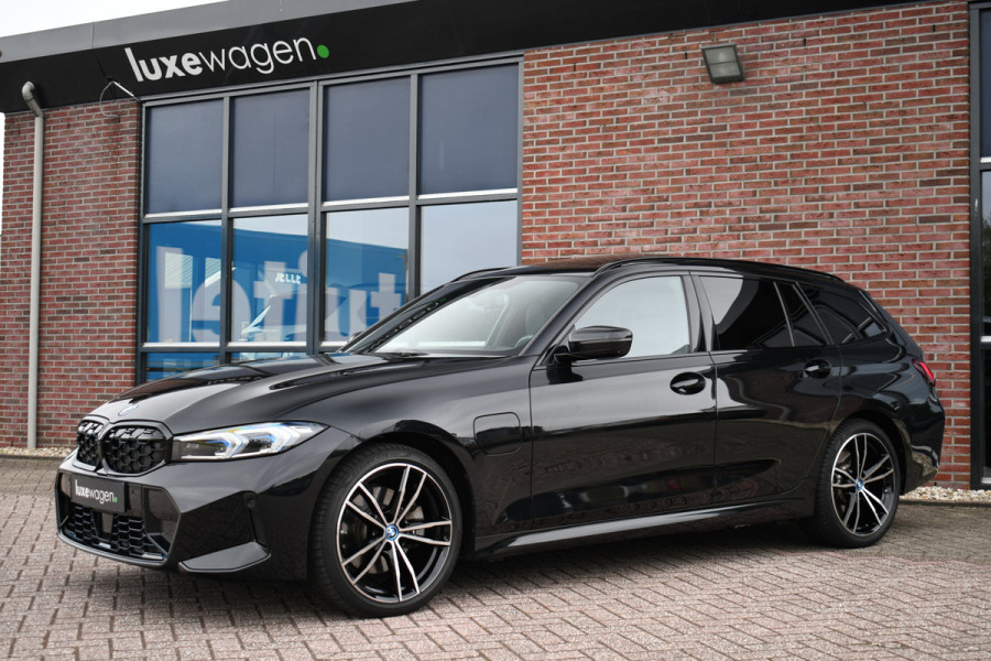 BMW 3 Serie Touring 330e xDrive M-Sport Pano ACC H/K 360 HUD El-zetel 19inch