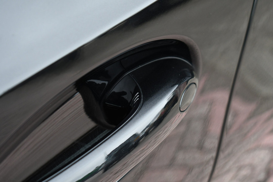 BMW 3 Serie Touring 330e xDrive M-Sport Pano ACC H/K 360 HUD El-zetel 19inch