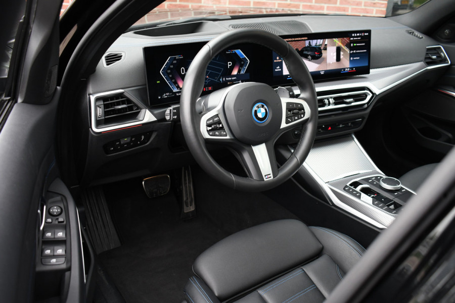 BMW 3 Serie Touring 330e xDrive M-Sport Pano ACC H/K 360 HUD El-zetel 19inch