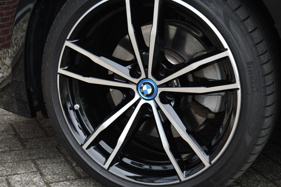BMW 3 Serie Touring 330e xDrive M-Sport Pano ACC H/K 360 HUD El-zetel 19inch