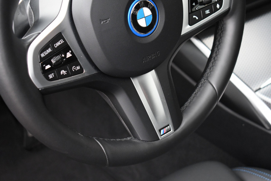 BMW 3 Serie Touring 330e xDrive M-Sport Pano ACC H/K 360 HUD El-zetel 19inch
