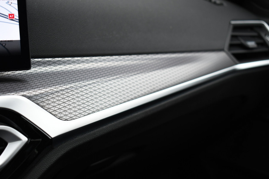 BMW 3 Serie Touring 330e xDrive M-Sport Pano ACC H/K 360 HUD El-zetel 19inch